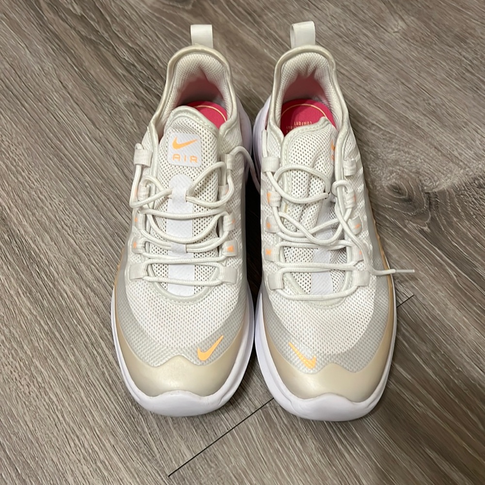 Womens Nike Air Sneakers Size 7.5